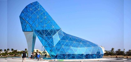 See the biggest high-heeled shoe in the world!